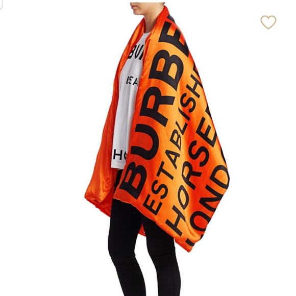 Burberry puffer scarf Clearance